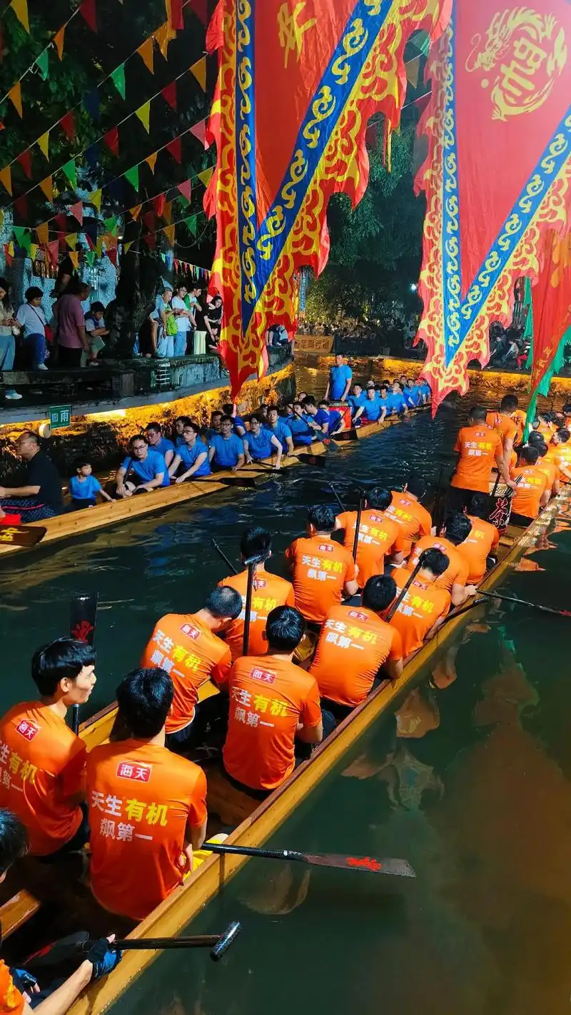 叠滘龙船漂移神操作！LPL战队如何复刻圣堂L弯极限翻盘